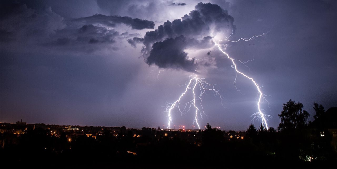 foto tormenta eléctrica